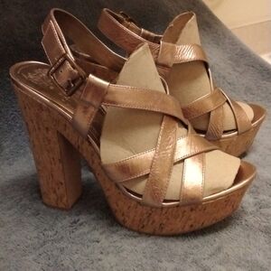 NWOT Vince Camuto Bronze rose gold cork platform heels size 10